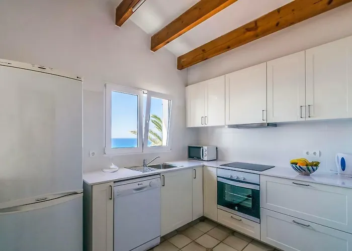 Lola Punta Prima (Menorca)